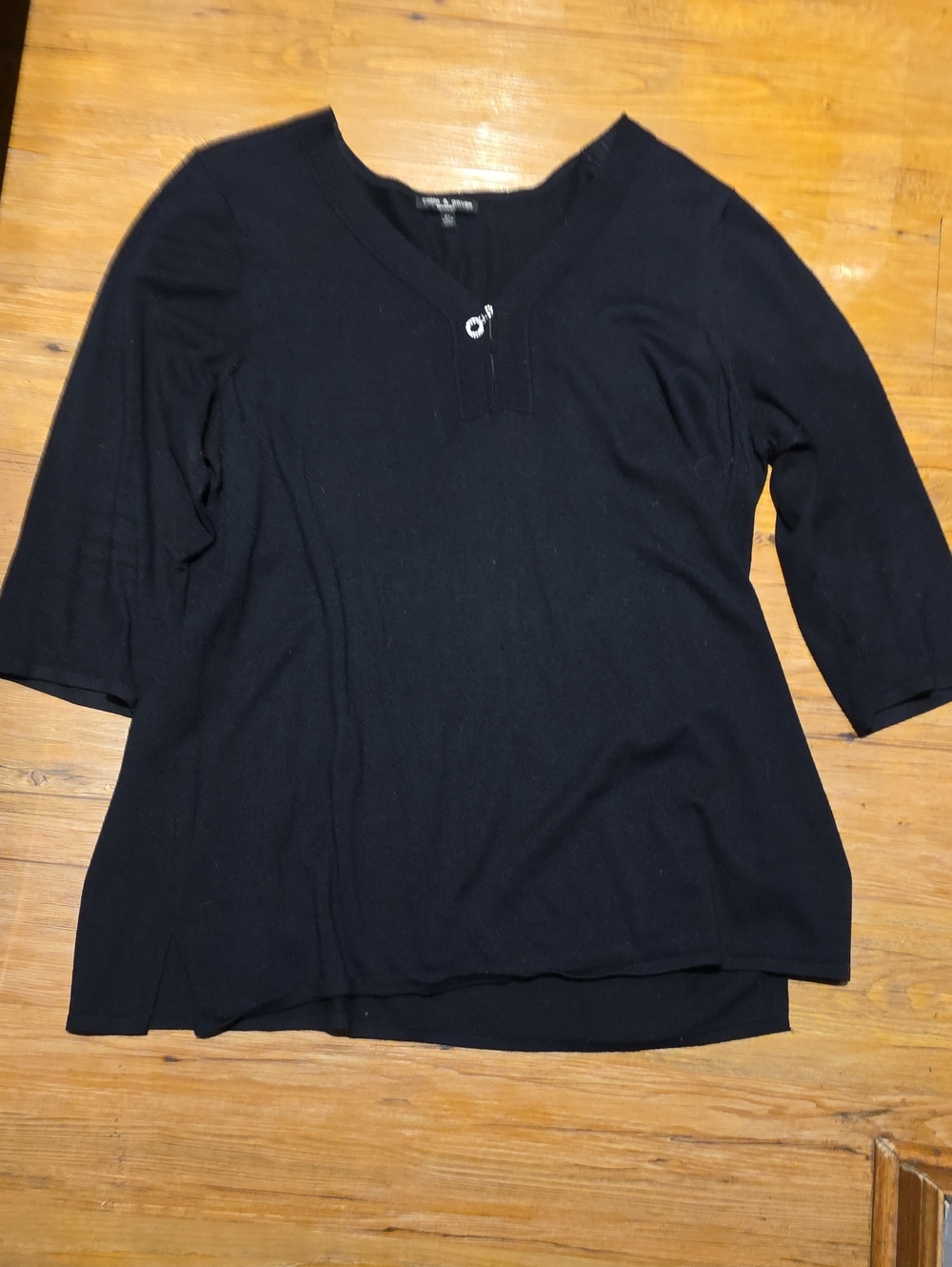 Cable & Gauge Black V-Neck Long Sleeve Top with Front Zip Accent